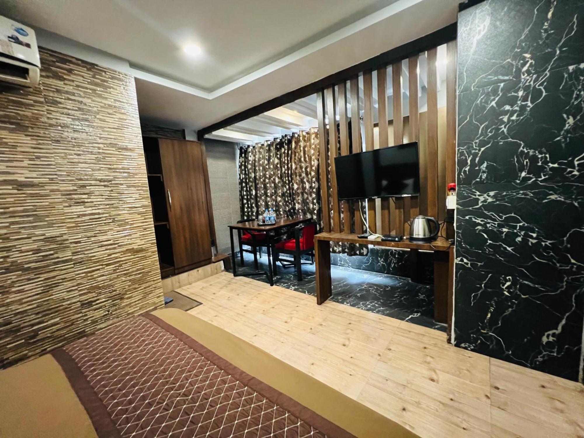 Hotel Sabera سيليجوري المظهر الخارجي الصورة