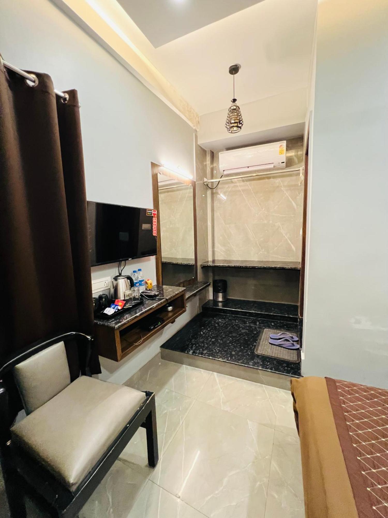 Hotel Sabera سيليجوري المظهر الخارجي الصورة