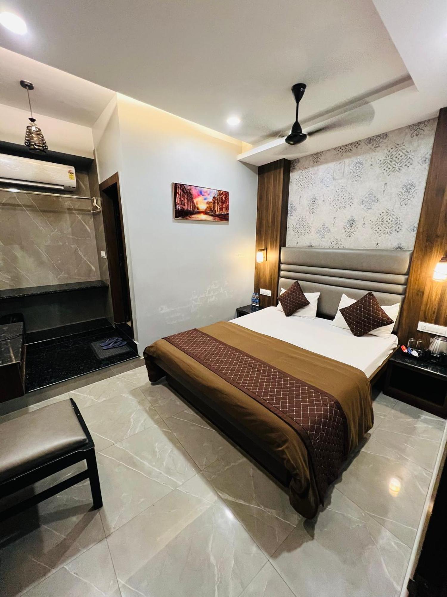Hotel Sabera سيليجوري المظهر الخارجي الصورة