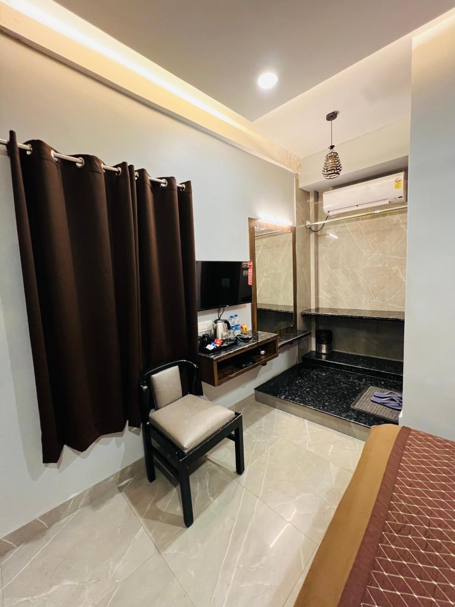 Hotel Sabera سيليجوري المظهر الخارجي الصورة
