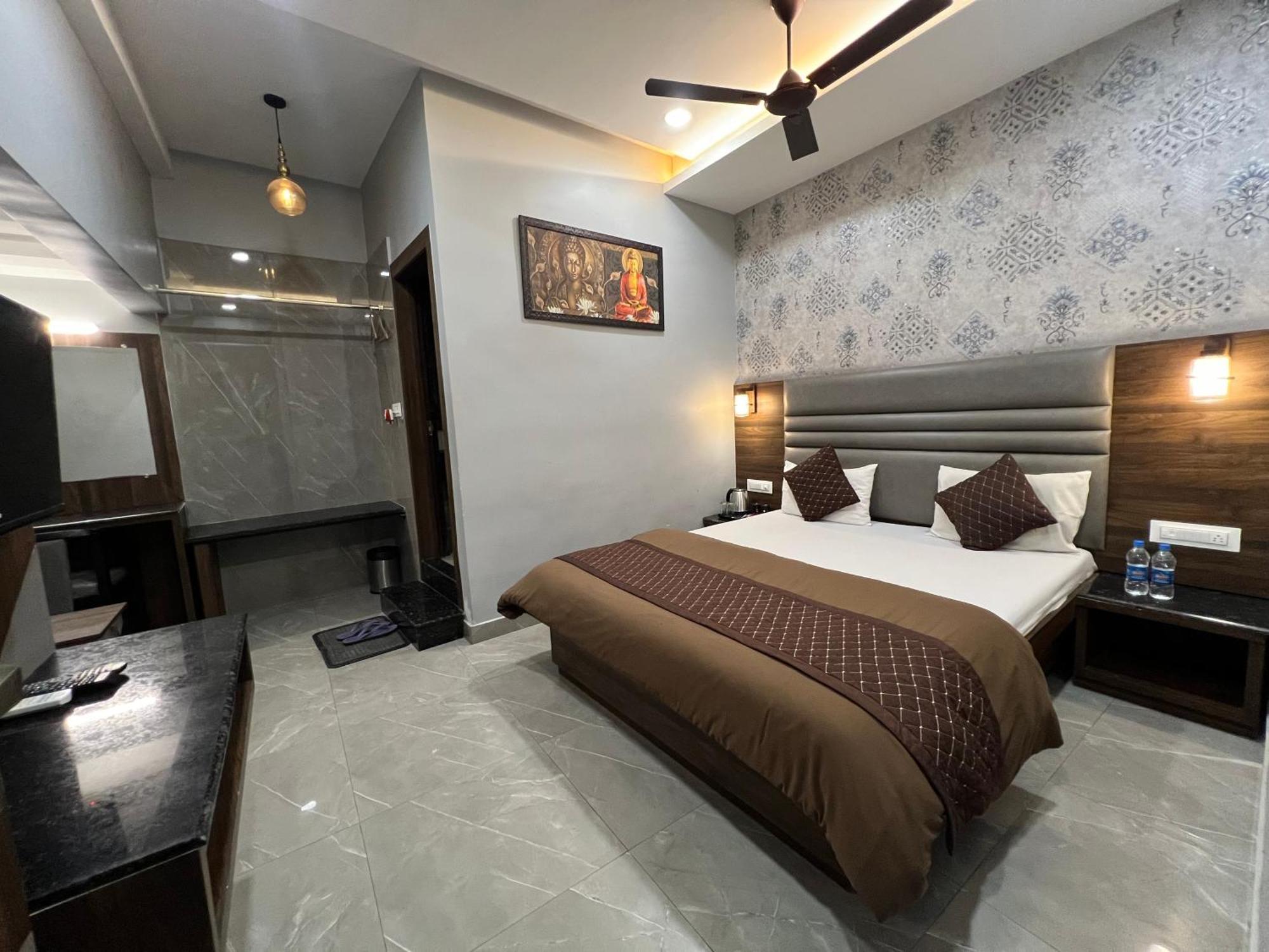 Hotel Sabera سيليجوري المظهر الخارجي الصورة