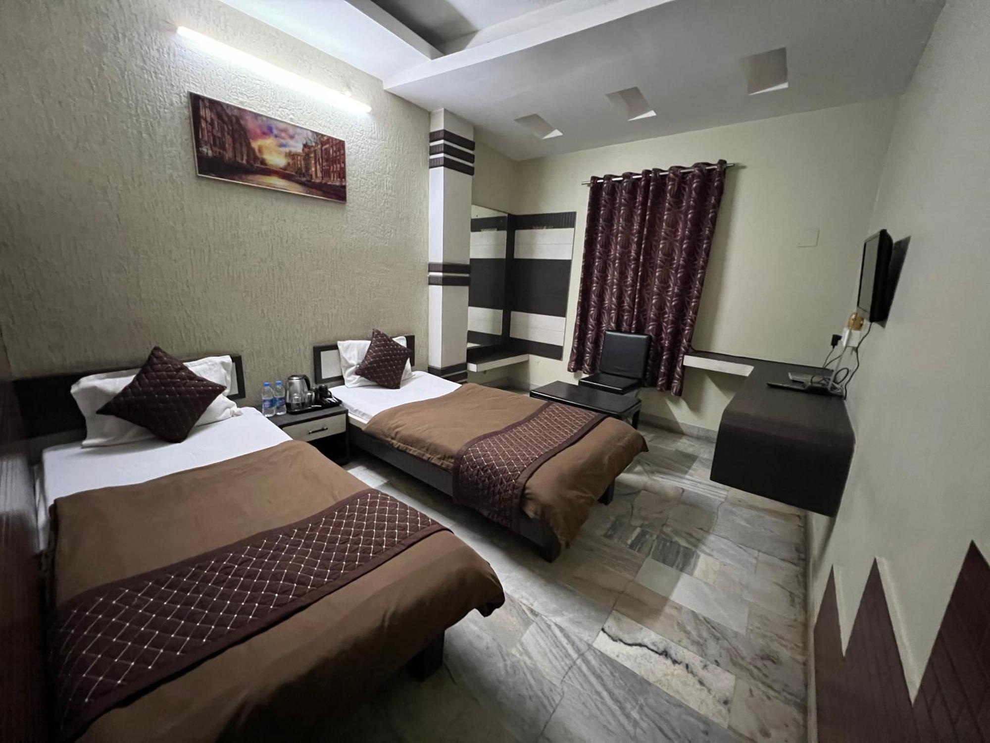 Hotel Sabera سيليجوري المظهر الخارجي الصورة