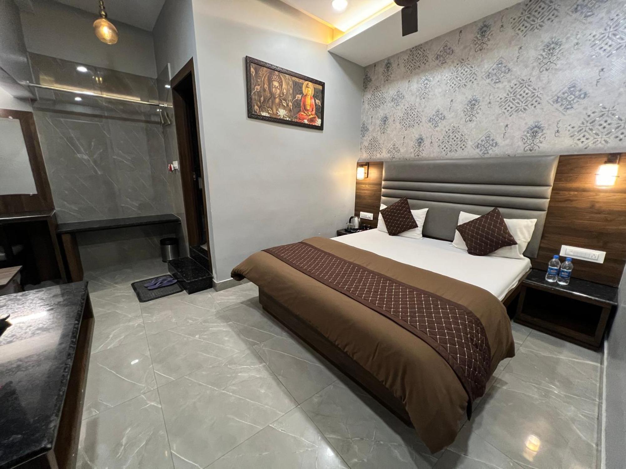 Hotel Sabera سيليجوري المظهر الخارجي الصورة