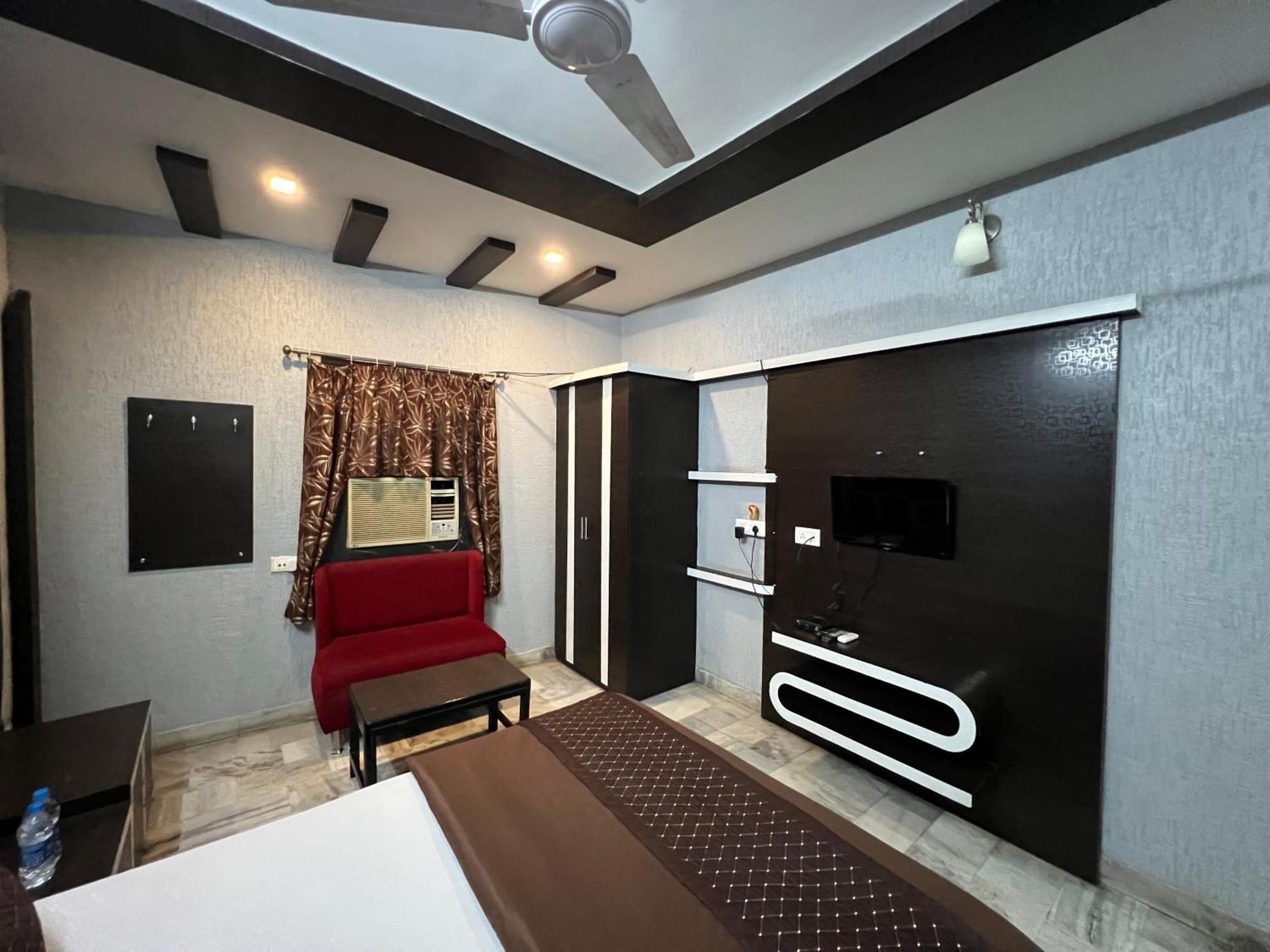 Hotel Sabera سيليجوري المظهر الخارجي الصورة