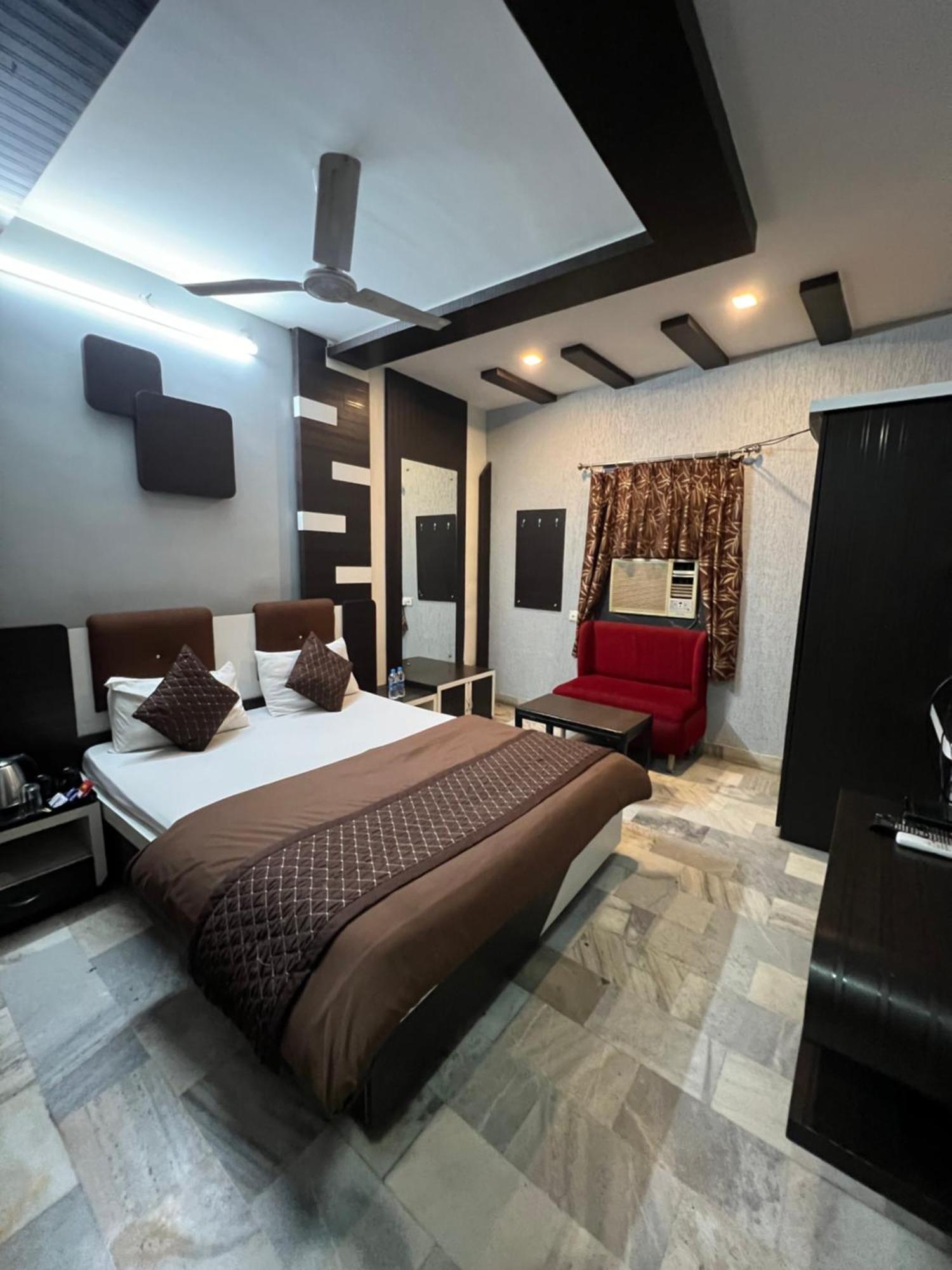 Hotel Sabera سيليجوري المظهر الخارجي الصورة