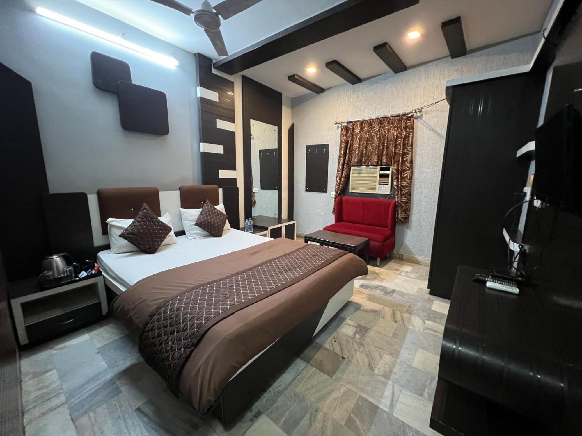 Hotel Sabera سيليجوري المظهر الخارجي الصورة