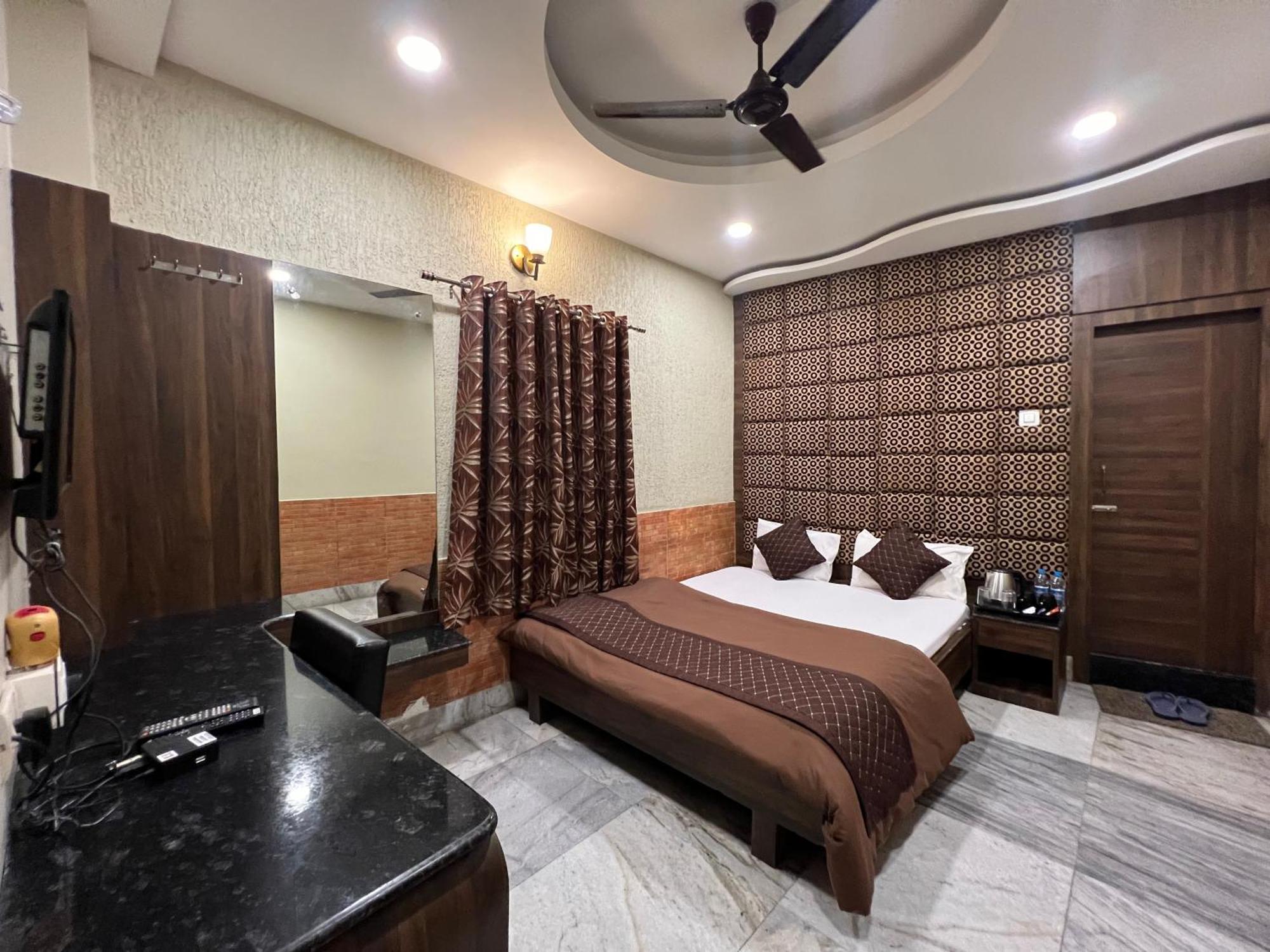 Hotel Sabera سيليجوري المظهر الخارجي الصورة