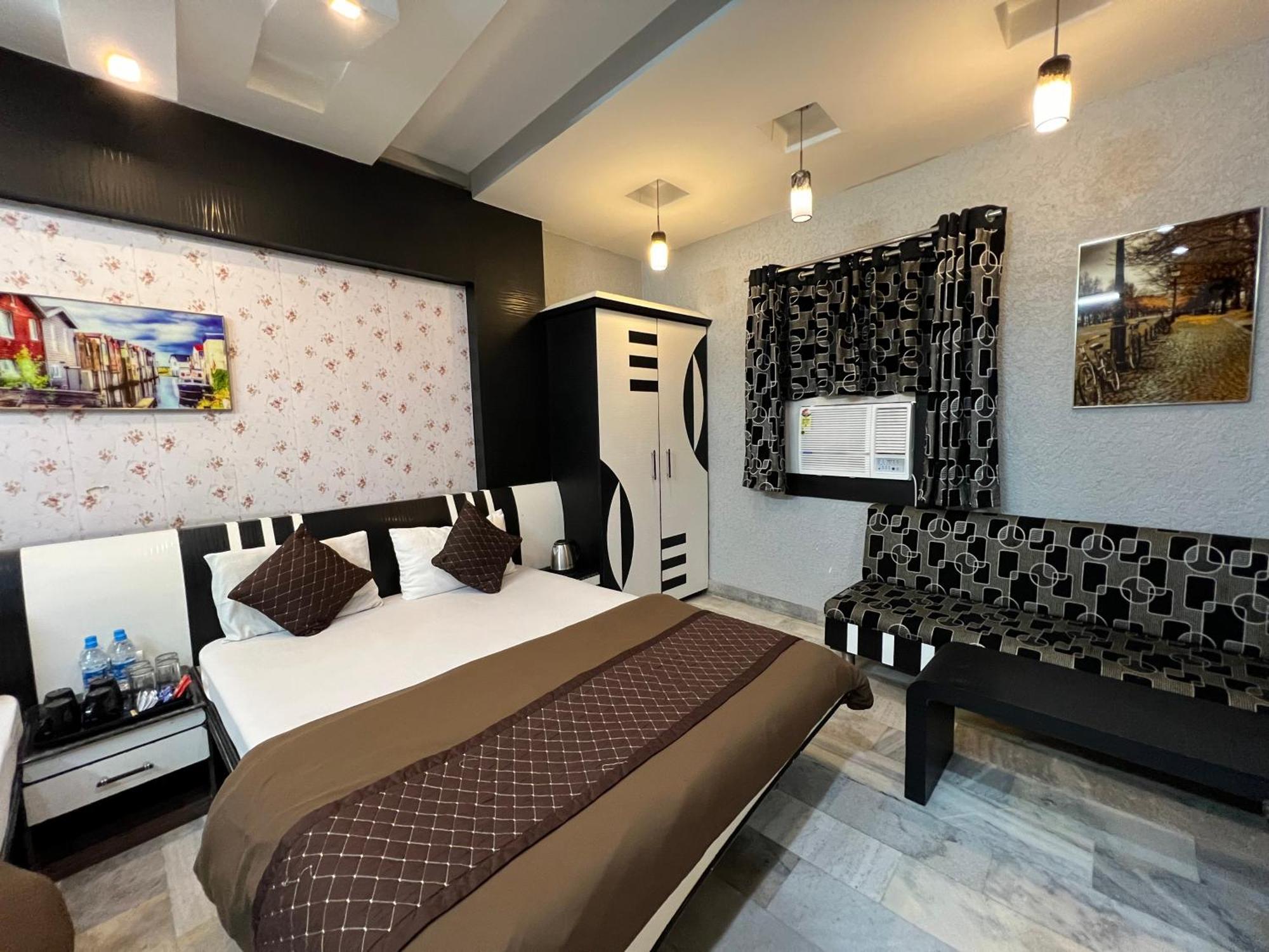 Hotel Sabera سيليجوري المظهر الخارجي الصورة
